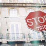 Stop Schild Graffiti – Die Kunst des Veränderns